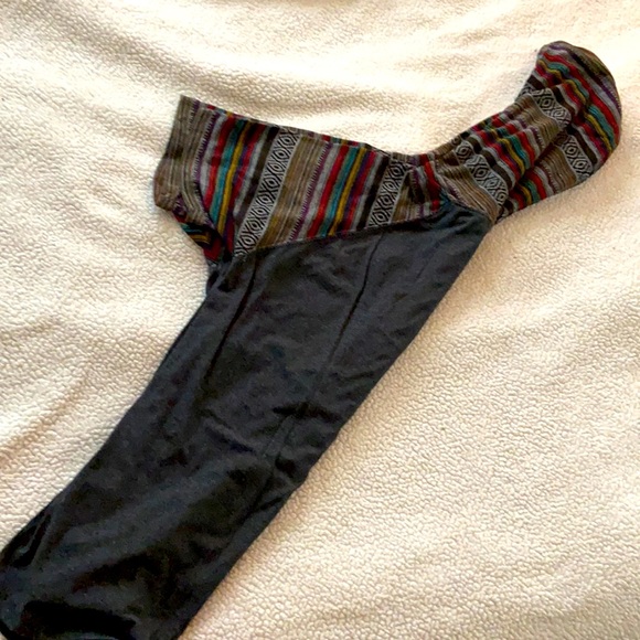 Beautiful giant, grey & Aztec colors , medium - Picture 2 of 3